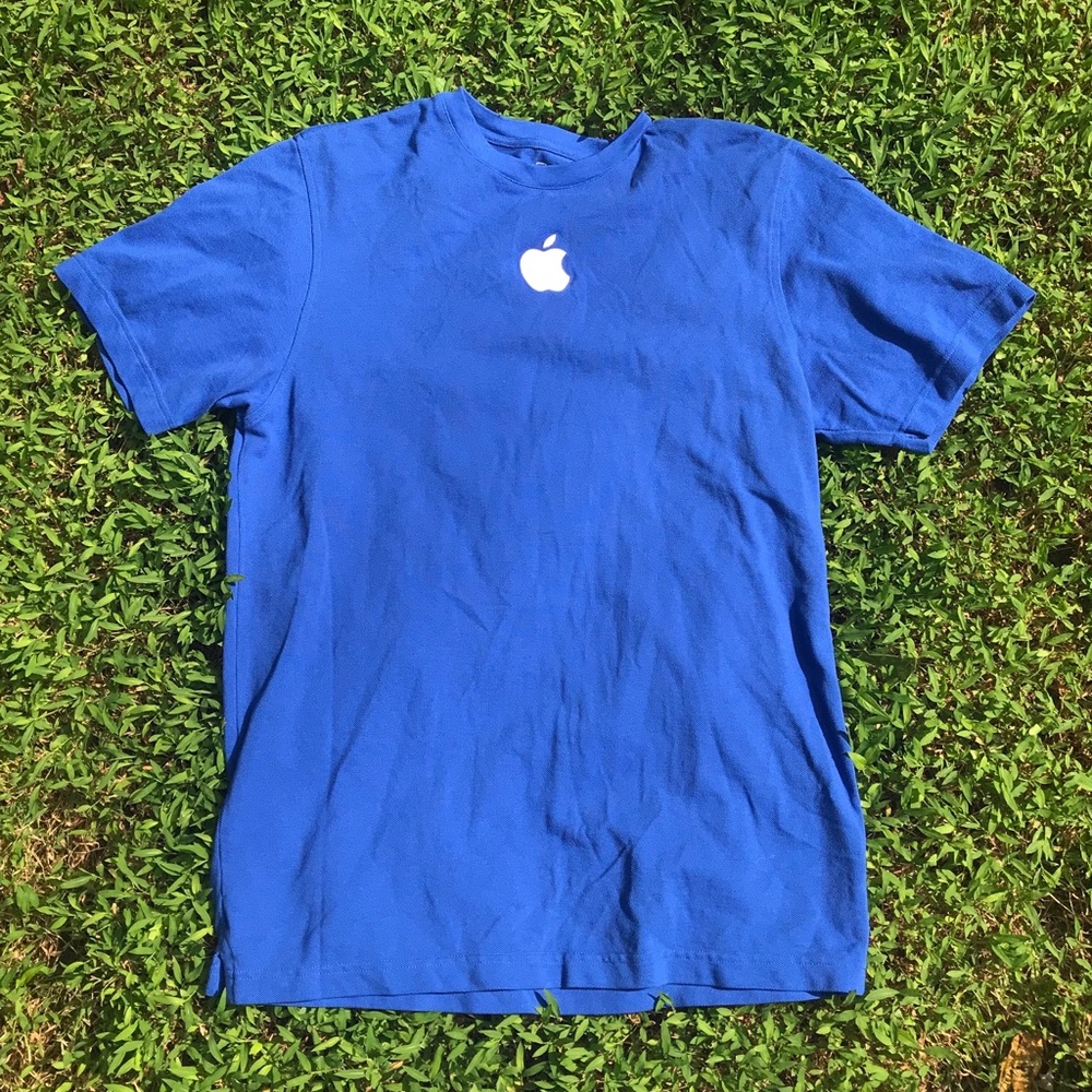 Embroidered vintage apple tee